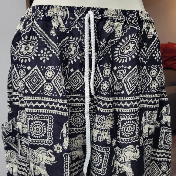 Chinrada - Smocked Waist harem PLUS SIZE 2XL πΉπ - Picture 9 of 13